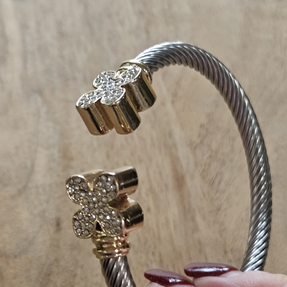 Elegant Gold and Silver Women's Bracelet - Picture 9 of 9